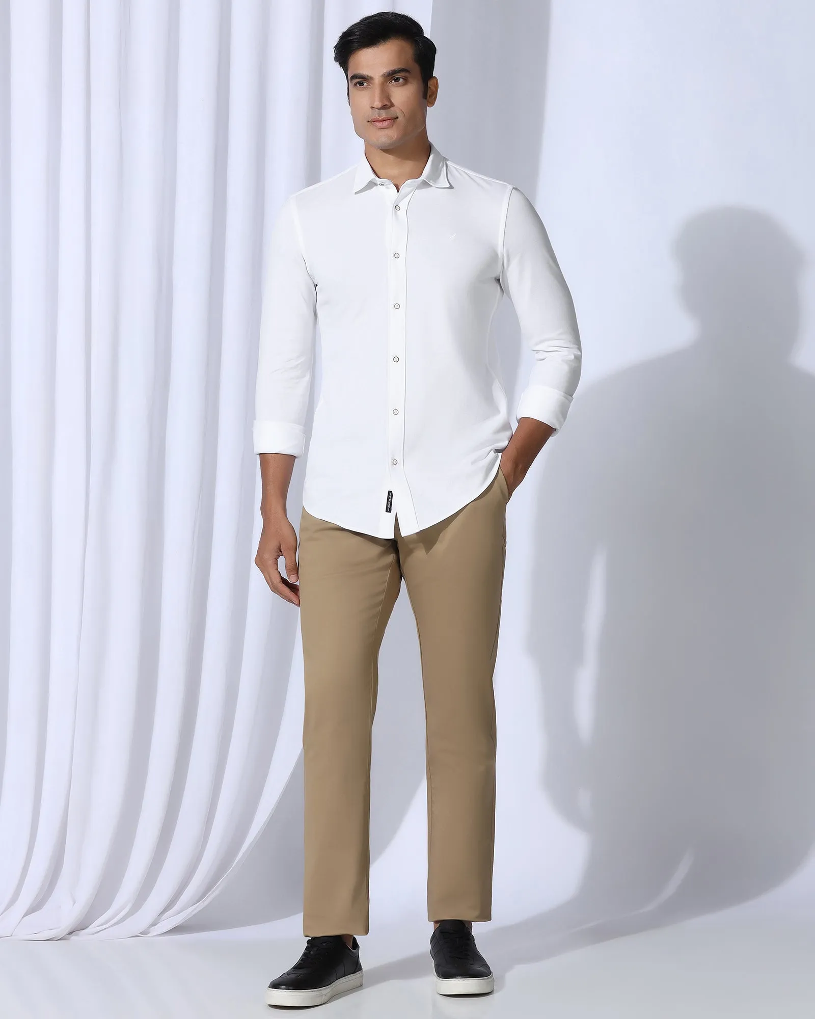 Casual White Solid Shirt - Pelantos