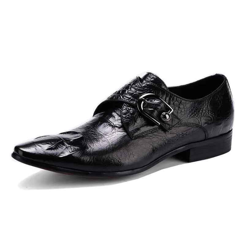 Serpatura Classic Lace-Up Elegance
