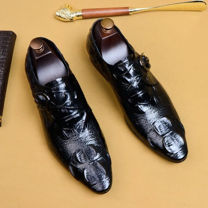 Serpatura Classic Lace-Up Elegance